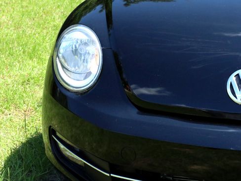 Used 2012 Volkswagen Beetle 2.5 image 19
