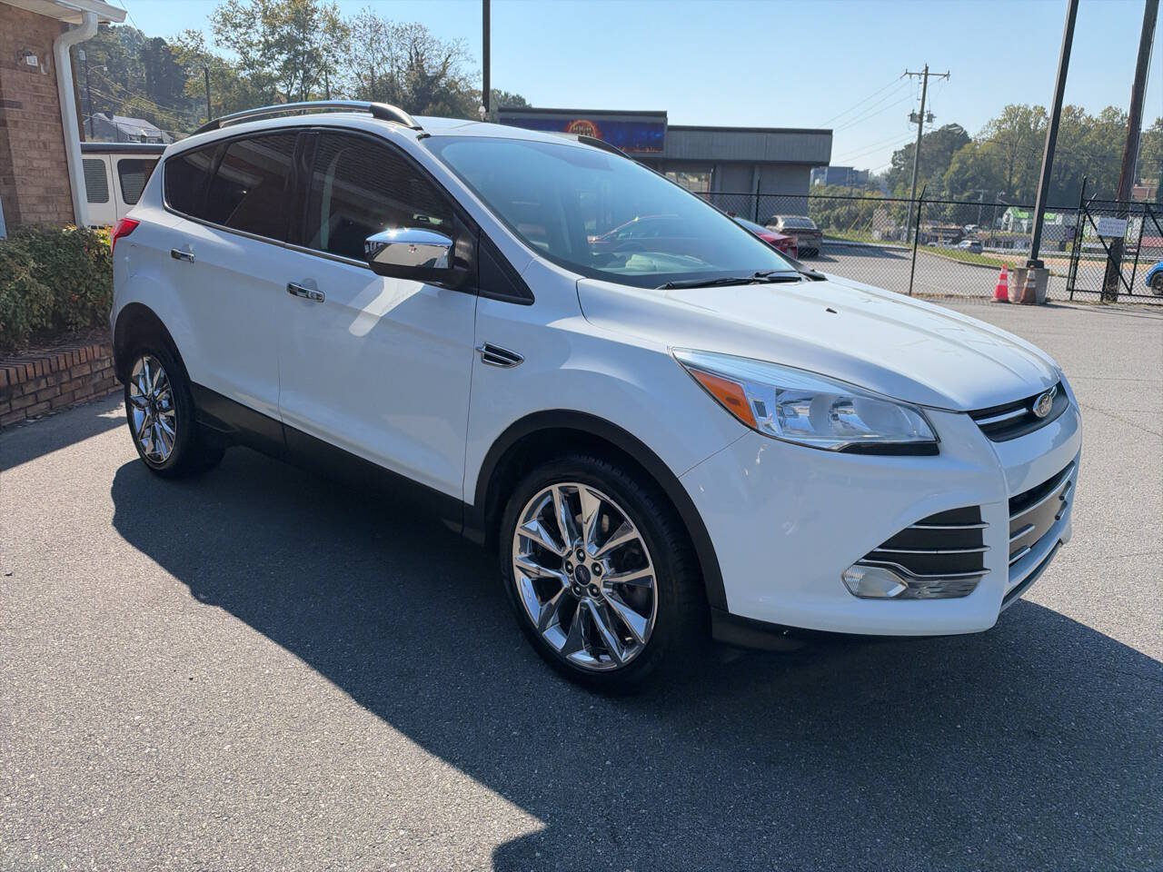Used 2015 Ford Escape SE w/ SE Chrome Package AWD/4WD image 8