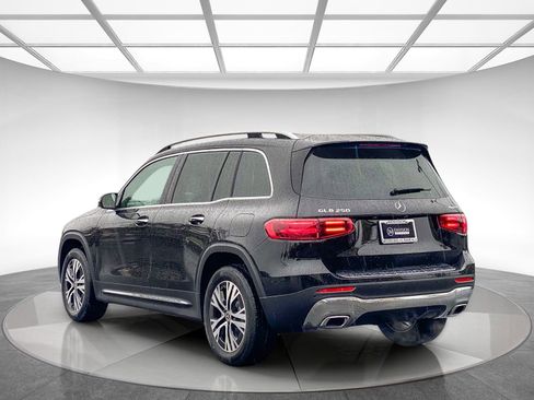 New 2025 Mercedes-Benz GLB 250 4MATIC image 2