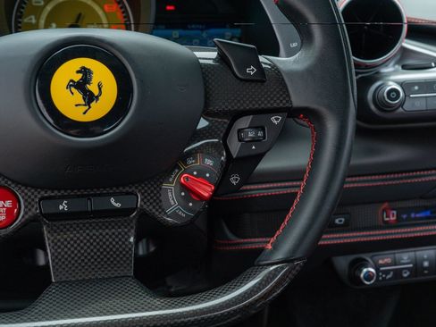 Used 2021 Ferrari F8 Tributo RWD image 36