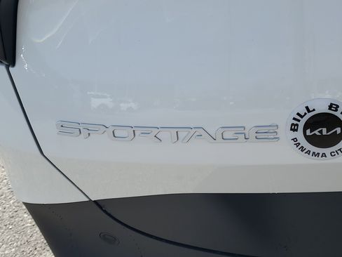 New 2026 Kia Sportage LX image 9