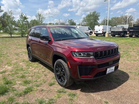 New 2026 Jeep Grand Cherokee L 4WD image 4