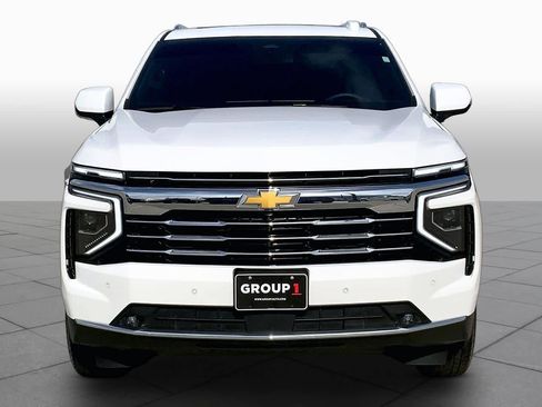 Used 2025 Chevrolet Suburban LT w/ Comfort Package RWD image 4