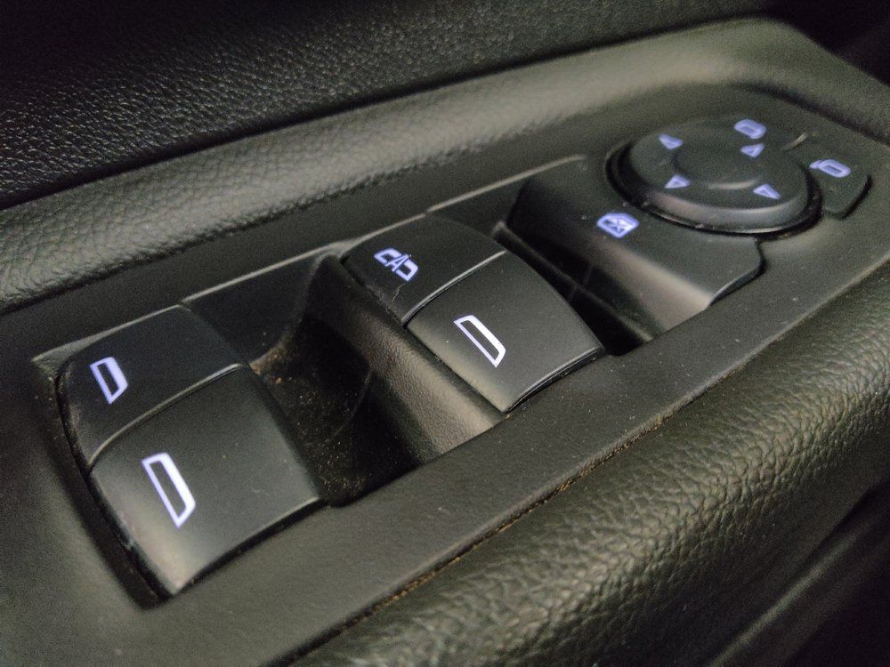 Used 2024 GMC Terrain SLT AWD/4WD image 27