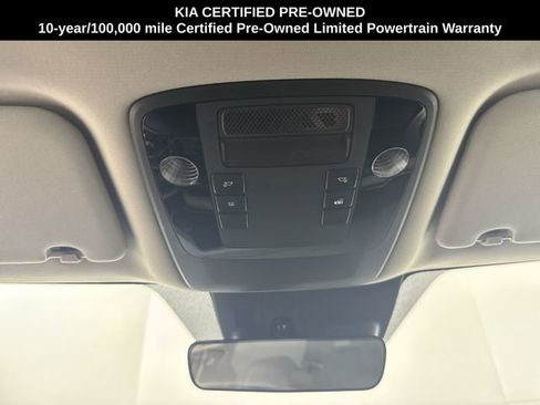 Certified 2023 Kia Carnival LX image 9