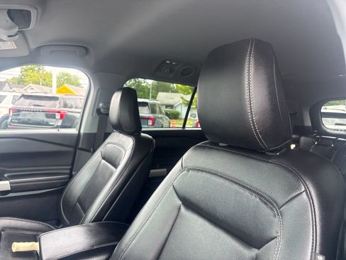 Used 2020 Ford Explorer XLT w/ Equipment Group 202A AWD/4WD image 25