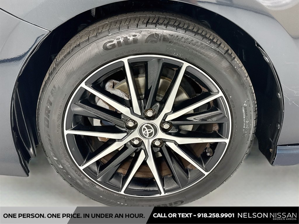 Used 2021 Toyota Camry SE FWD image 28