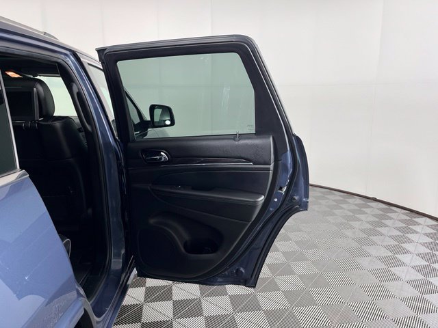 Used 2020 Jeep Grand Cherokee Overland AWD/4WD image 39