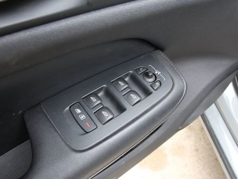 Used 2024 Volvo S60 B5 Plus image 13