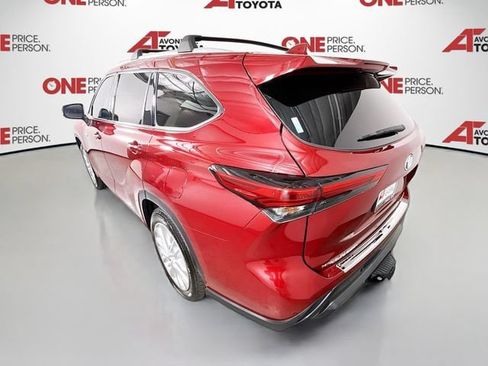 Used 2021 Toyota Highlander Limited FWD image 5