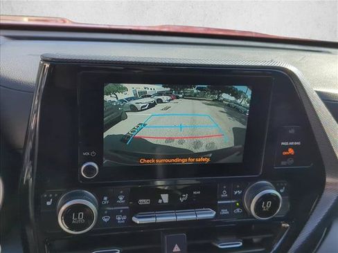 Certified 2024 Toyota Highlander XSE FWD image 27