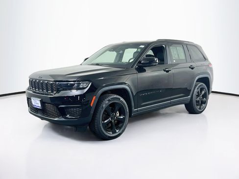 Used 2023 Jeep Grand Cherokee Altitude AWD/4WD image 1