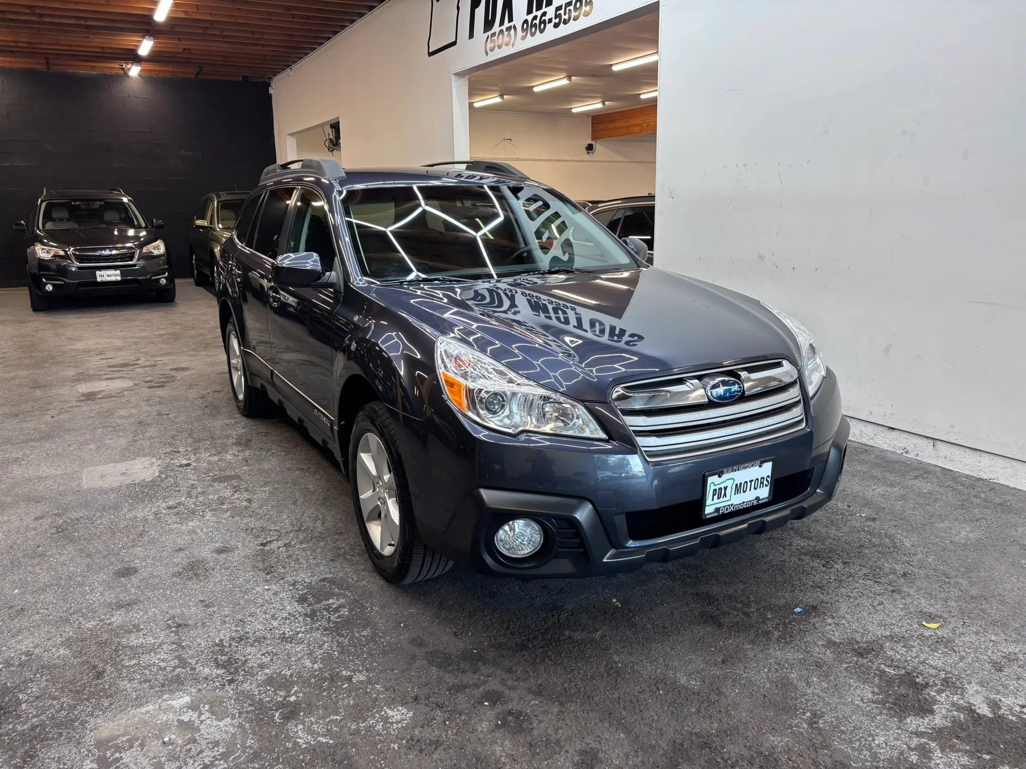 Used 2013 Subaru Outback 2.5i Premium w/ All-Weather Pkg AWD/4WD image 2