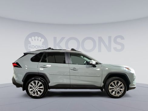Used 2023 Toyota RAV4 XLE Premium image 8