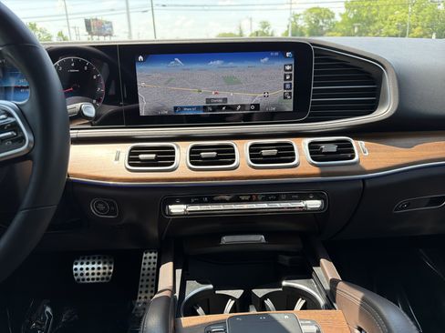 Certified 2022 Mercedes-Benz GLE 350 4MATIC w/ AMG Line Exterior image 31