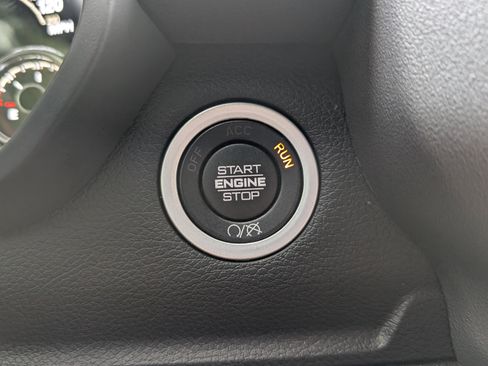 Used 2024 RAM 2500 Big Horn w/ Night Edition AWD/4WD image 32