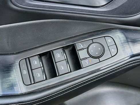 Used 2024 Nissan Rogue SV FWD image 22