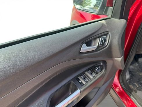 Used 2015 Ford Escape Titanium w/ Equipment Group 301A AWD/4WD image 11