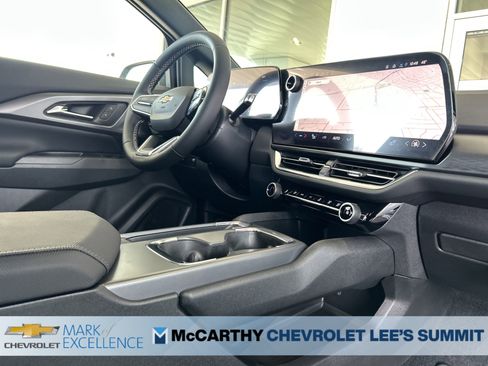 New 2026 Chevrolet Equinox EV LT image 42