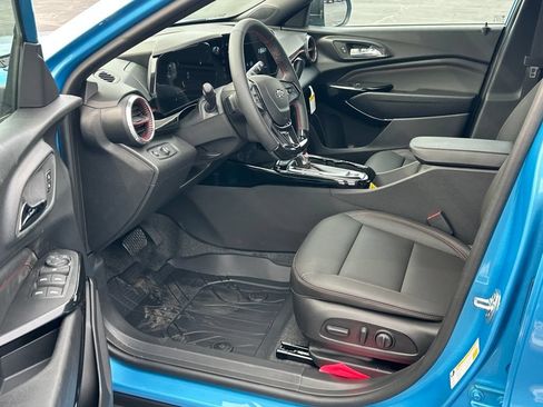 New 2026 Chevrolet Trax RS w/ Sunroof Package FWD image 12