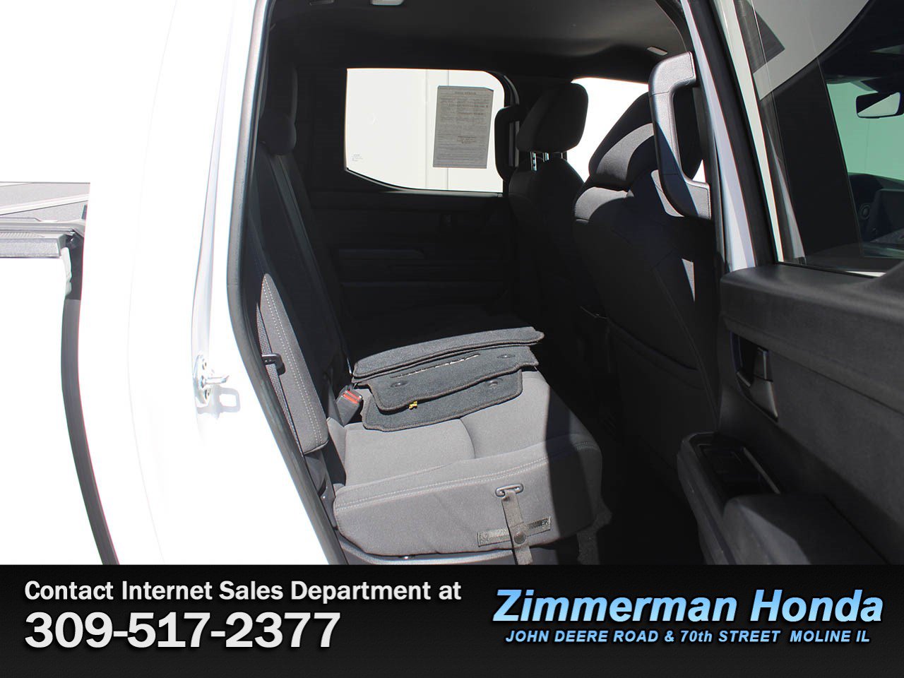 Used 2025 Toyota Tacoma SR5 w/ SR5 Upgrade Package AWD/4WD image 7