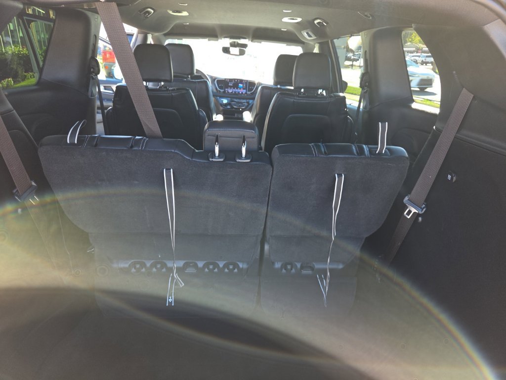 Certified 2026 Chrysler Pacifica Select FWD image 24