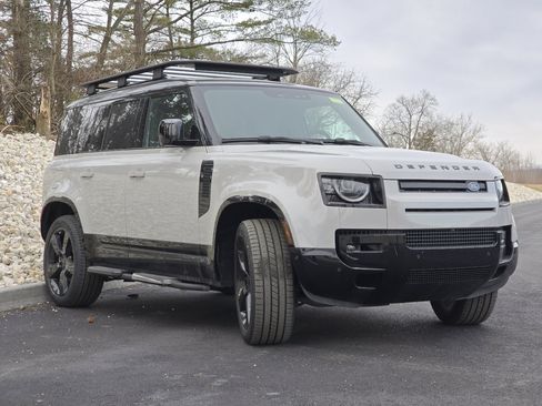 New 2026 Land Rover Defender 110 X-Dynamic SE image 26
