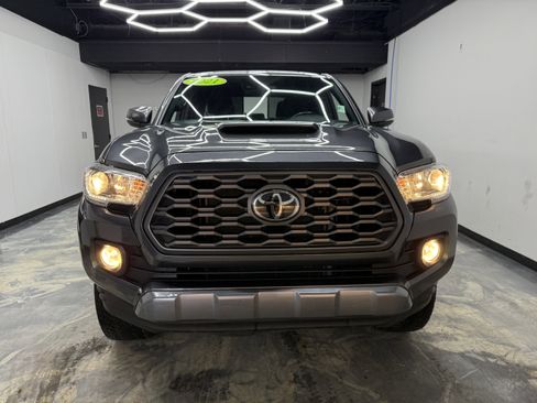 Used 2021 Toyota Tacoma 4x4 Double Cab image 7