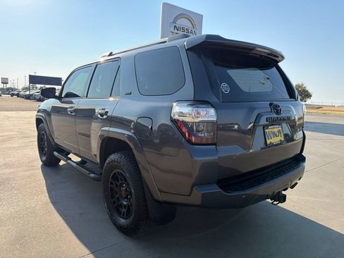 Used 2021 Toyota 4Runner SR5 Premium w/ Moonroof Package AWD/4WD image 5