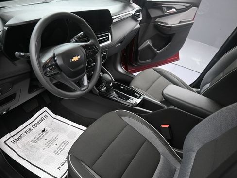 Used 2024 Chevrolet TrailBlazer LS w/ LS Convenience Package AWD/4WD image 19