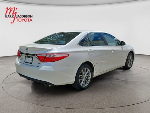 Used 2015 Toyota Camry SE FWD image 5