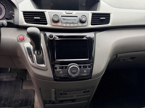 Used 2016 Honda Odyssey SE image 16