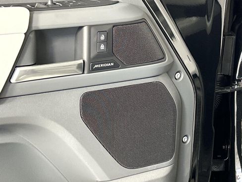 Certified 2025 Land Rover Defender 110 S image 21