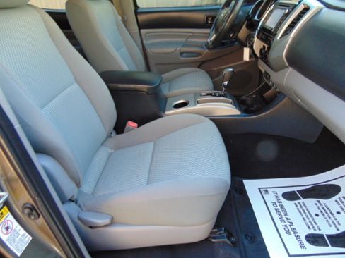 Used 2014 Toyota Tacoma 4x4 Double Cab image 17
