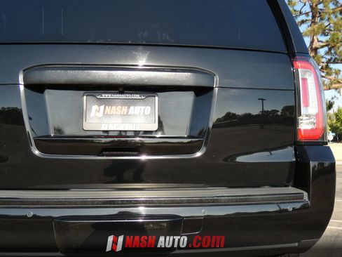 Used 2017 GMC Yukon Denali w/ Open Road Package RWD image 9