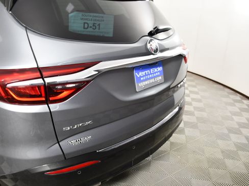 Used 2018 Buick Enclave Avenir w/ Avenir Technology Package AWD/4WD image 15