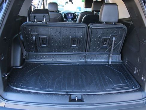 Used 2021 Chevrolet Traverse RS image 25
