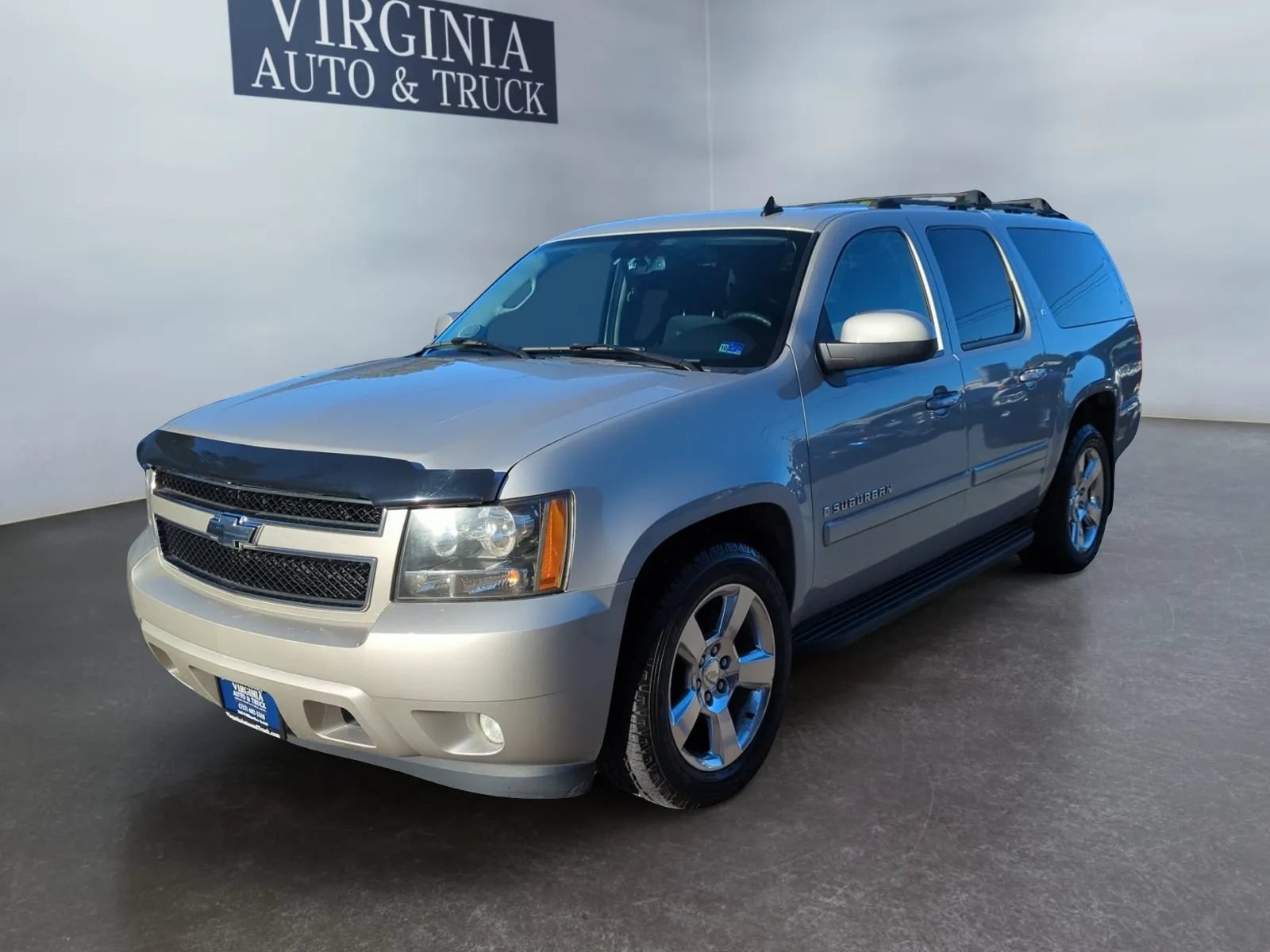 Used 2007 Chevrolet Suburban LT RWD image 1