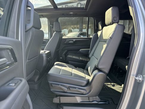 Used 2025 Chevrolet Suburban Z71 w/ Z71 Off-Road Package image 31