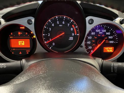 Used 2019 Nissan 370Z Coupe image 11