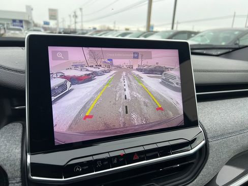 Used 2023 Jeep Compass Latitude w/ Convenience Group image 13