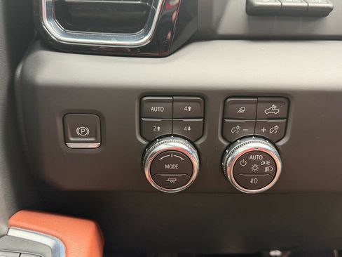 Used 2024 GMC Sierra 1500 Denali Ultimate AWD/4WD image 5