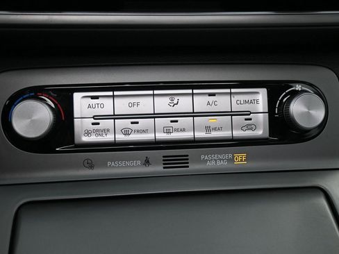 Used 2023 Hyundai Kona SEL image 18