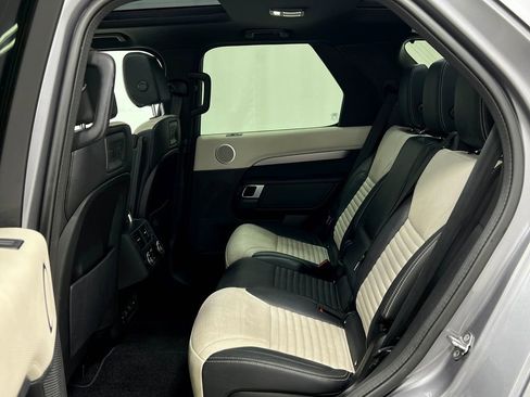 Used 2021 Land Rover Discovery S R-Dynamic AWD/4WD image 31