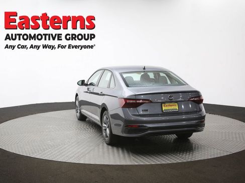 Used 2024 Volkswagen Jetta SE image 93