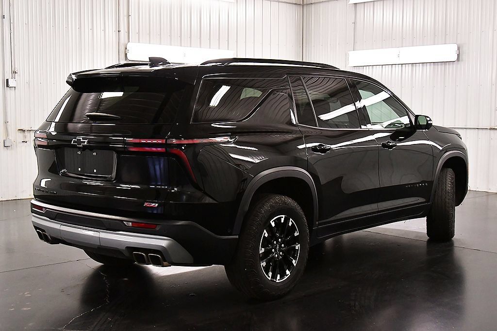 Used 2024 Chevrolet Traverse Z71 w/ Enhanced Driving Package AWD/4WD image 7