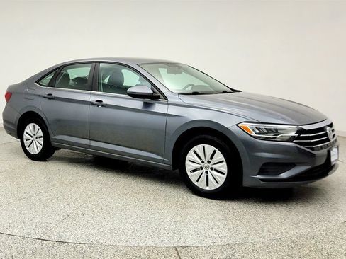 Used 2019 Volkswagen Jetta S w/ Driver Assistance Package FWD image 3