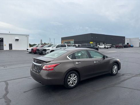 Used 2014 Nissan Altima 2.5 S w/ Sport Value Package FWD image 11