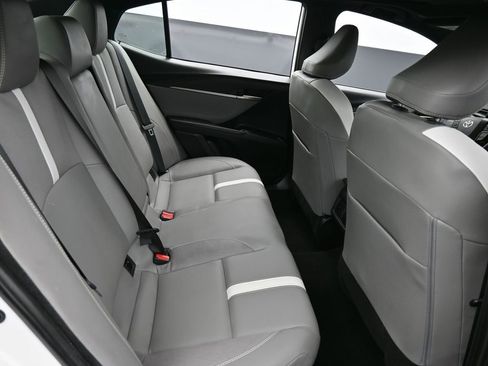 Used 2025 Toyota Camry SE w/ Convenience Package FWD image 16