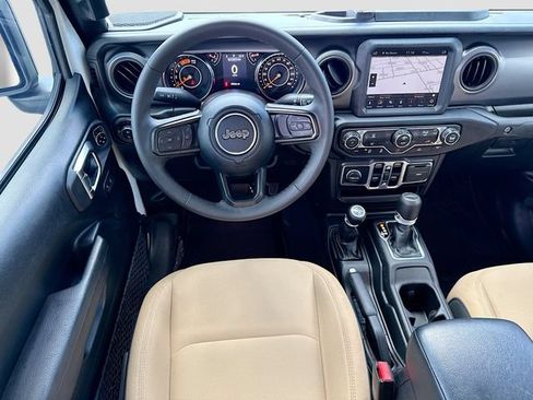 Used 2023 Jeep Gladiator Sport AWD/4WD image 21